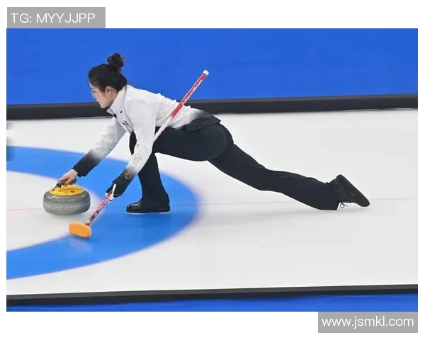 冰壶比赛精彩对决中国队迎战捷克队全力争胜展现实力与团队精神