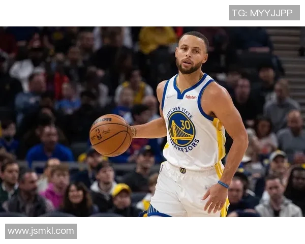 库里三分球总数超越4000成历史第一人再创辉煌成就 库里三分球总数超越4000成历史第一人再创辉煌成就