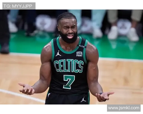 杰伦布朗如何在NBA赛场上展现个人魅力与团队精神的完美结合 杰伦布朗如何在NBA赛场上展现个人魅力与团队精神的完美结合