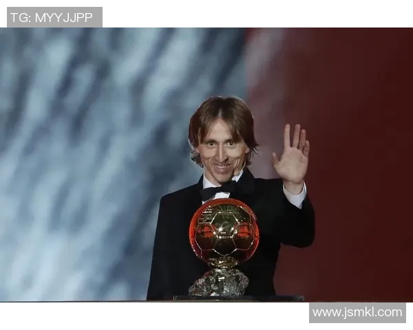 莫德里奇：足球场上的魔术师与传奇人生的完美交织